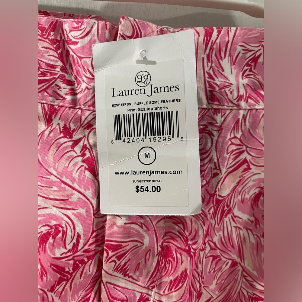 Lauren James Pink Scallop Shorts in Ruffle Some Feathers, size Medium, new! - Picture 2 of 9